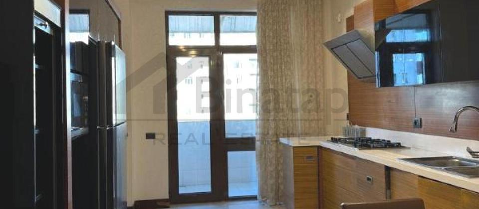 Nerimanov heykelinin yaninda 4 otaqli menzil satilir/205 kv.m. - 10