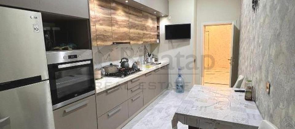 Beynelxalq Avtovagzalin yani, Main y/k de 3 otaqli menzil satilir/137 kv.m. - 5