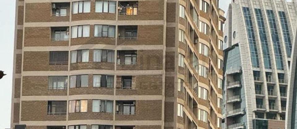 Huseyn Cavid parki ve Elmler Akademiyasi m/s yaxin 4 otaqli menzil satilir/182 kv.m. - 3