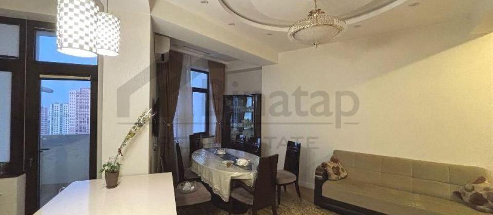 Musabeyov parki, Elmler Akademiyasi m/s yaxin 3 otaqli menzil satilir/167 kv.m. - 2