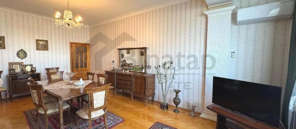 Yasamal parkinin yani, İnshaatchilar m/s yaxin 4 otaqli menzil satilir/150 kv.m. - 7