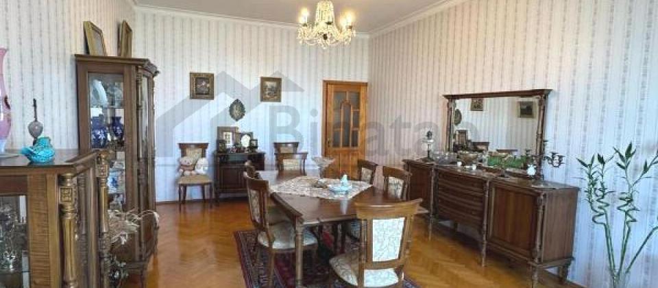 Yasamal parkinin yani, İnshaatchilar m/s yaxin 4 otaqli menzil satilir/150 kv.m. - 8