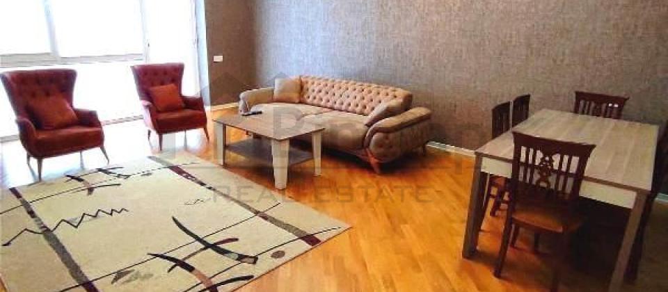 Tbilisi prospekti, 8 Noyabr m/s yaxin 3 otaqli menzil satilir/141 kv.m. - 2