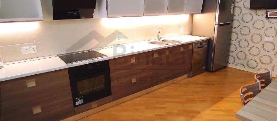 Tbilisi prospekti, 8 Noyabr m/s yaxin 3 otaqli menzil satilir/141 kv.m. - 8