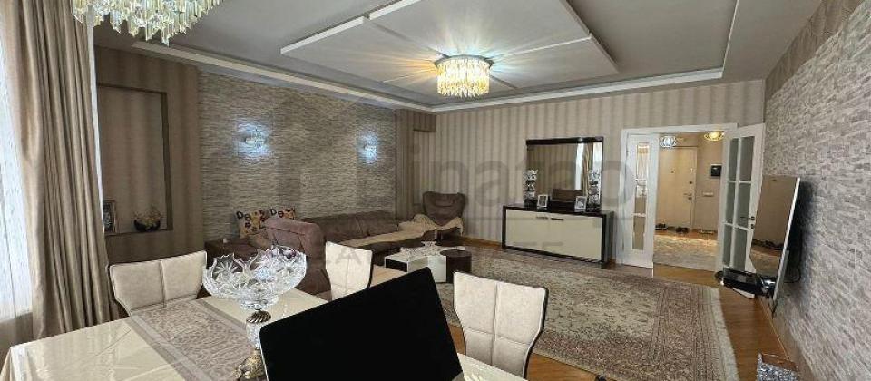 Yashil Ada ushaq bagchasinin yani, 8 Noyabr m/s yaxin 4 otaqli menzil satilir/200 kv.m. - 4