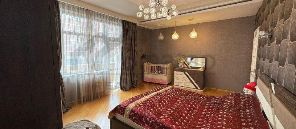 Yashil Ada ushaq bagchasinin yani, 8 Noyabr m/s yaxin 4 otaqli menzil satilir/200 kv.m. - 7