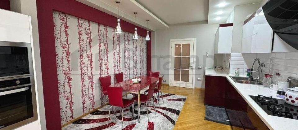 Yashil Ada ushaq bagchasinin yani, 8 Noyabr m/s yaxin 4 otaqli menzil satilir/200 kv.m. - 13