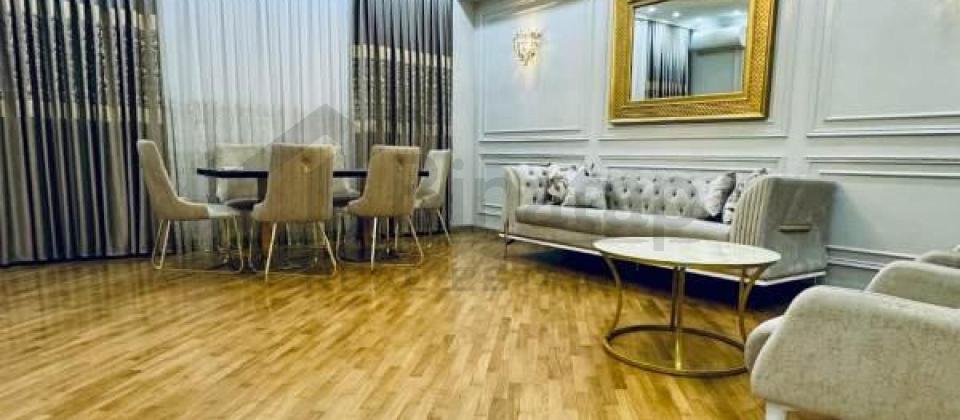 6ci parallel, Statistika Komitesi ve Merkezi parkin yaninda 4 otaqli menzil satilir/150 kv.m. - 2