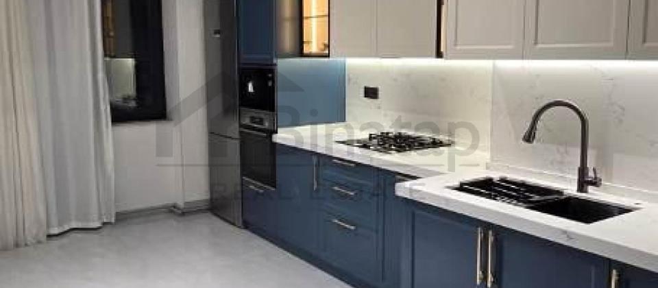 Amerika Sefirliyi ve 28 May m/s yaxin 3 otaqli menzil satilir/141 kv.m. - 7