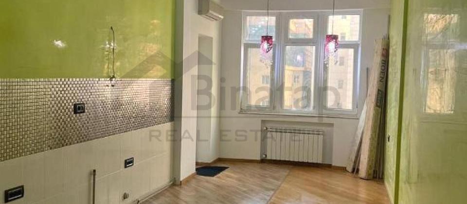 Tibb Universitetinin yaninda 4 otaqli menzil satilir/181 kv.m. - 12