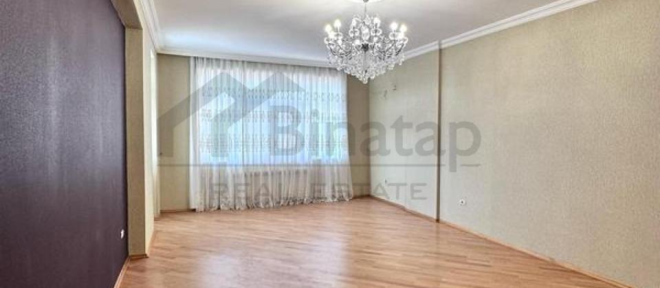 Huseyn Cavid parki ve Elmler Akademiyasi m/s yaxin 3 otaqli menzil satilir/148 kv.m. - 4