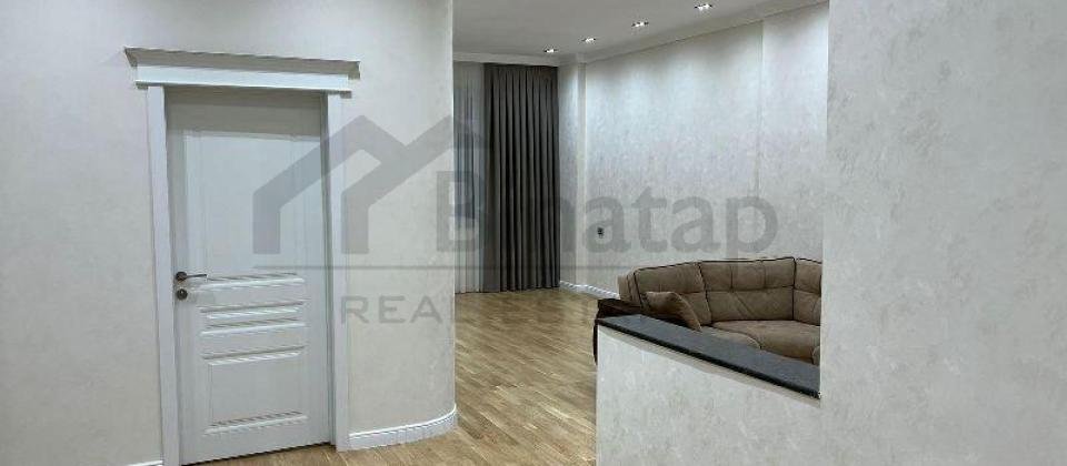 Tibb Universitetinin yaninda 4 otaqli menzil satilir/174 kv.m. - 11