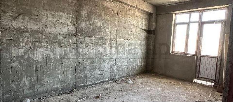 Heyder Eliyev merkezi ve Sherq bazarina yaxin 3 otaqli temirsiz menzil satilir/158 kv.m. - 8