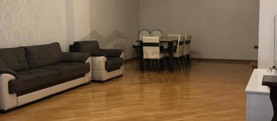Hesen Eliyev kuchesi (İnqlab), 8 Noyabr m/s yaxin 5 otaqli menzil satilir/208 kv.m. - 4