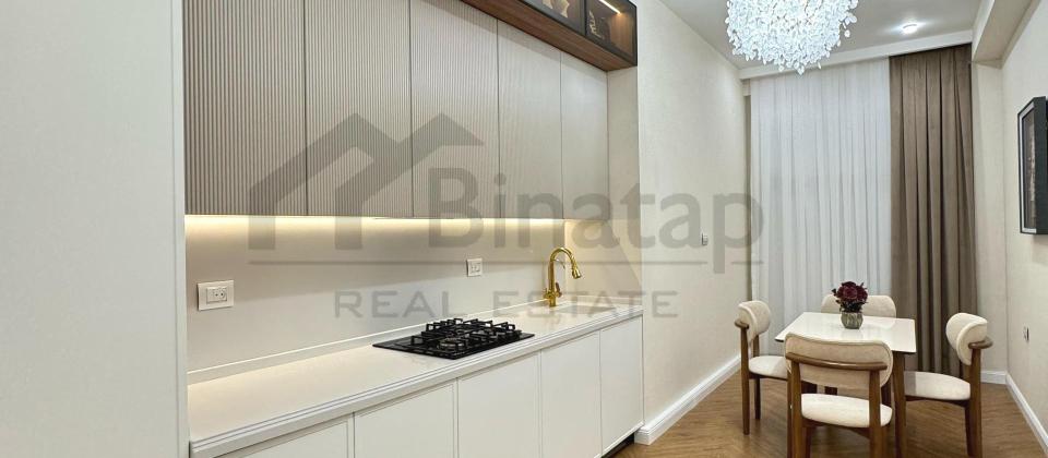 Keshle bazari, Neriman Nerimanov m/s yaxin mesafede 3 otaqli menzil satilir/120 kv.m. - 9