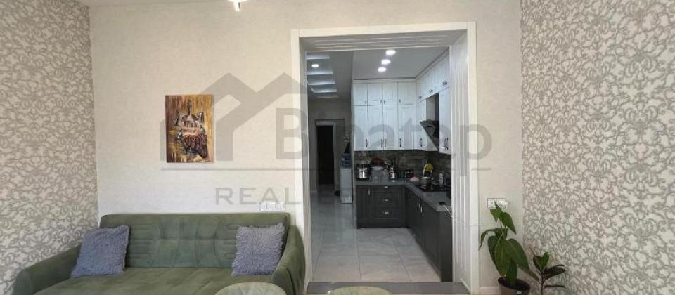 Huseyn Cavid parki ve Elmler Akademiyasi m/s yaninda 3 otaqli menzil satilir/90 kv.m. - 4