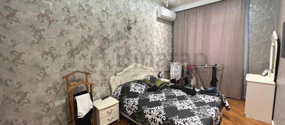 Huseyn Cavid parki ve Elmler Akademiyasi m/s yaninda 3 otaqli menzil satilir/90 kv.m. - 8