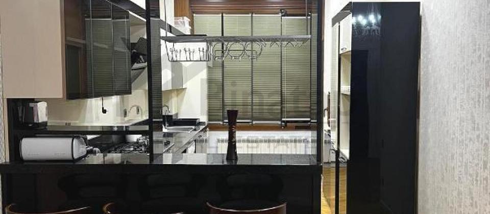 Olimpik Star ve Niaqara restoraninin yaninda 3 otaqli menzil satilir/140 kv.m. - 9