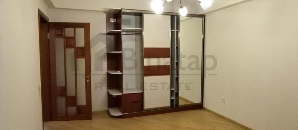 ZABITLƏR PARKININ  üzbə-üz (Mamedin  binasında). - 9