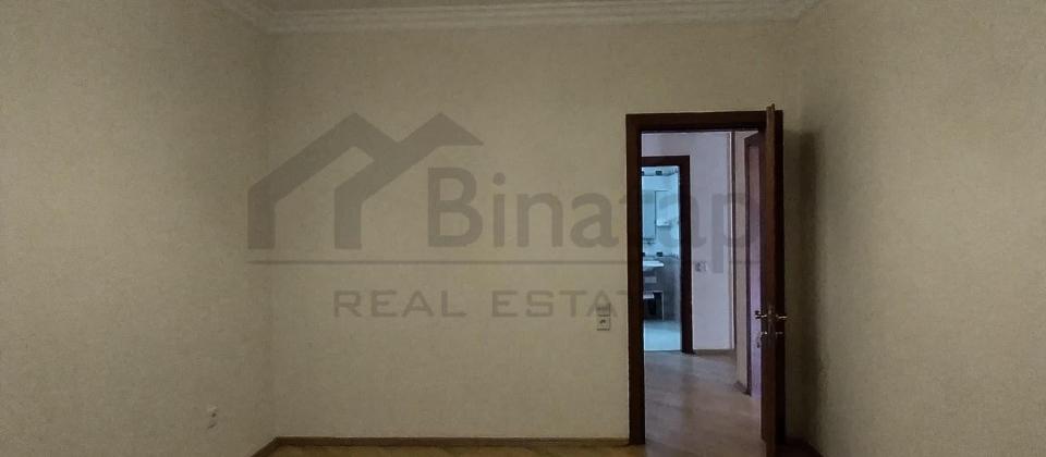 ZABITLƏR PARKININ  üzbə-üz (Mamedin  binasında). - 11