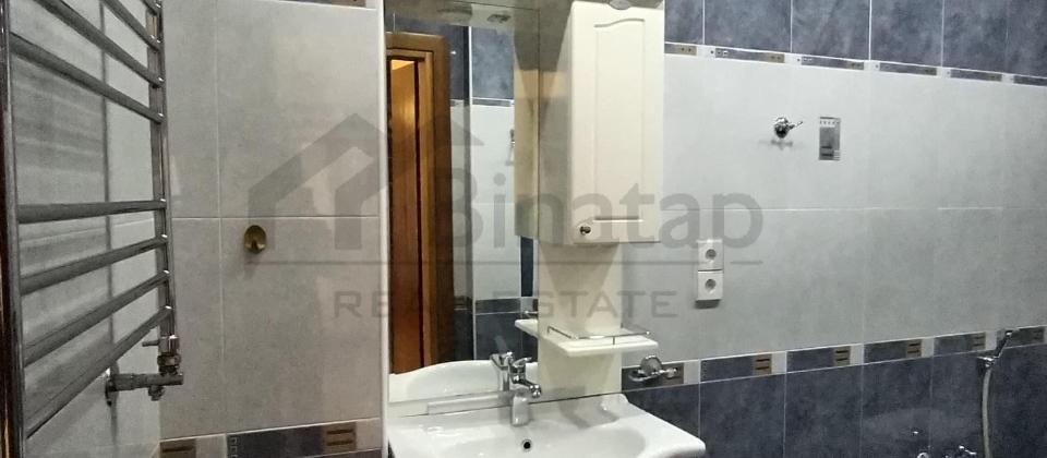 ZABITLƏR PARKININ  üzbə-üz (Mamedin  binasında). - 13