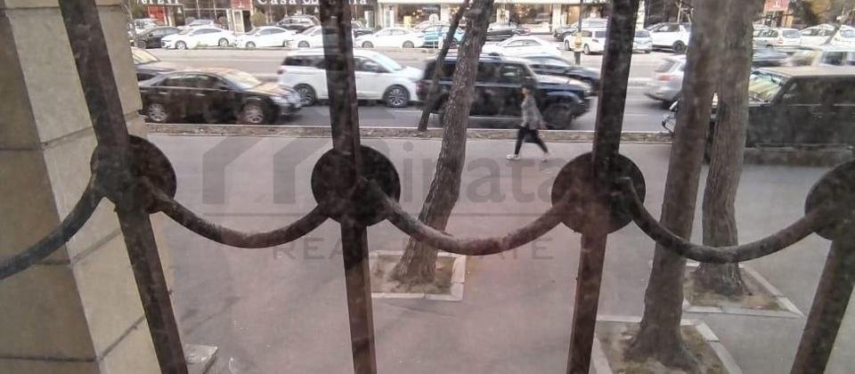 “Üç Tac” Yaşayış Kompleksi ilə  üzbə-üz. - 7