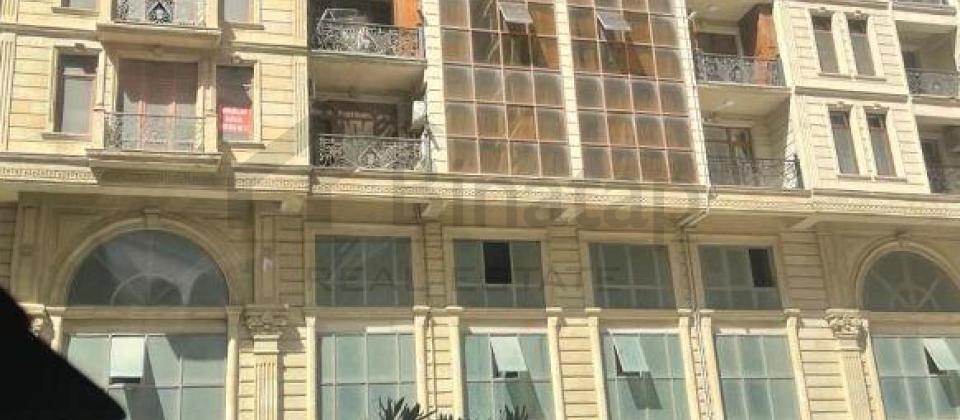 Port Baku Mall'un yani, Azinko İnshaatda 3 otaqli menzil satilir/202 kv.m.