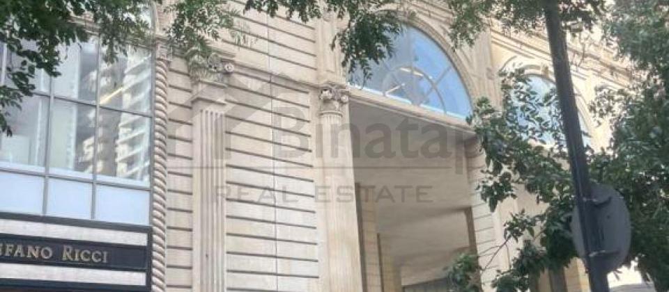 Port Baku Mall'un yani, Azinko İnshaatda 3 otaqli menzil satilir/202 kv.m. - 2