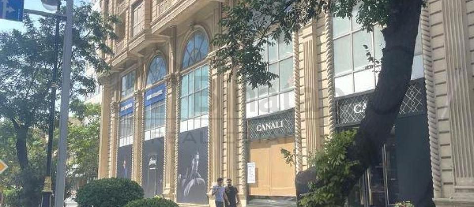 Port Baku Mall'un yani, Azinko İnshaatda 3 otaqli menzil satilir/202 kv.m. - 4