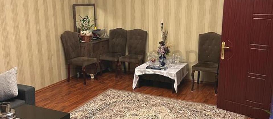 Hesen Eliyev kuchesi (İnqlab), Qafqaz otelin yaninda 2 otaqli menzil satilir/58 kv.m. - 2