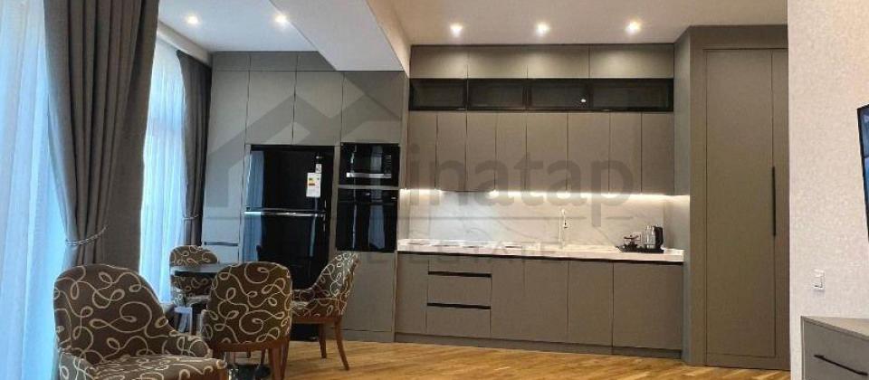 Merkez..! Port Baku, 28 May ve Sahil m/s yaxin 3 otaqli menzil satilir/103 kv.m. - 2