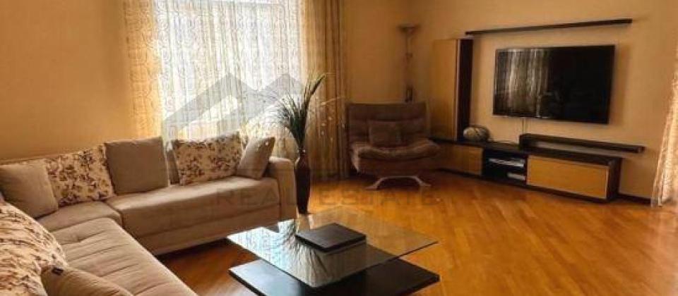 Elmler Akademiyasi m/s ve BDU yaxin 3 otaqlı menzil satilir/155 kv.m. - 2