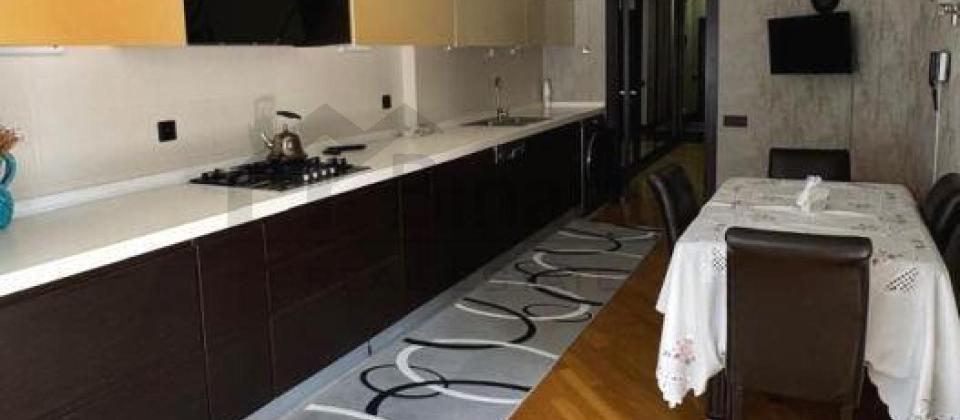 Elmler Akademiyasi m/s ve BDU yaxin 3 otaqlı menzil satilir/155 kv.m. - 12