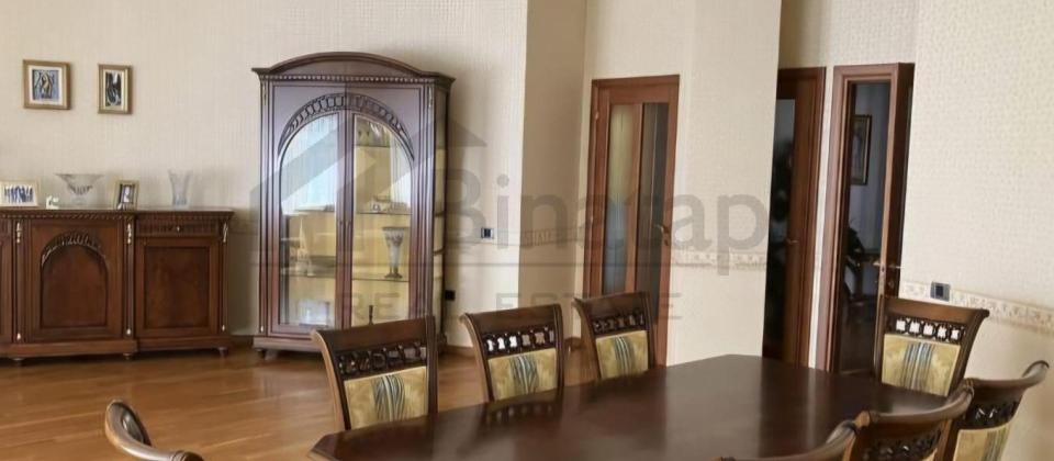 Satılır 4 otaqlı yeni tikili 245 m², 28 May m. - 4