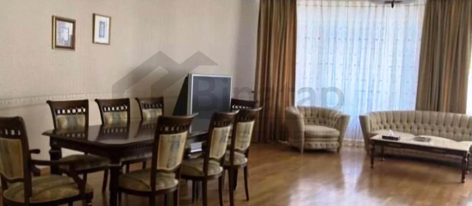 Satılır 4 otaqlı yeni tikili 245 m², 28 May m. - 6