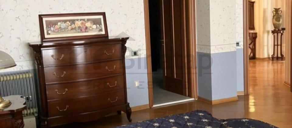 Satılır 4 otaqlı yeni tikili 245 m², 28 May m. - 9