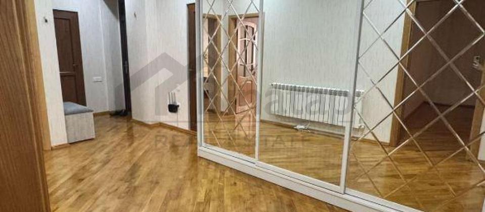 İnshaatchilar m/s, Yasamal parkinin yaninda 3 otaqli menzil satilir/110 kv.m. - 10