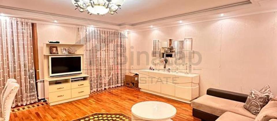 Parlament prospekti, 20 №li məktəbin arxasında 5 otaqlı mənzil satılır/85 kv.m. - 2