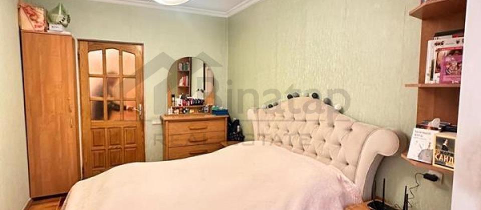 Parlament prospekti, 20 №li məktəbin arxasında 5 otaqlı mənzil satılır/85 kv.m. - 6