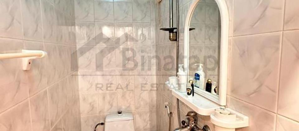 Parlament prospekti, 20 №li məktəbin arxasında 5 otaqlı mənzil satılır/85 kv.m. - 15