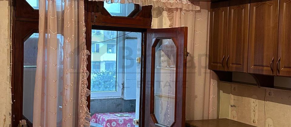 Satılır 3 otaqlı köhnə tikili 65 m², Bakıxanov q. - 10