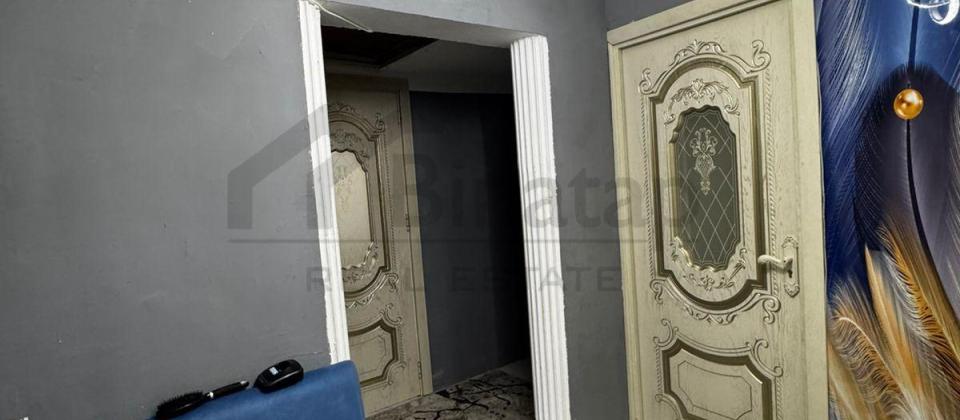 Satılır 3 otaqlı köhnə tikili 72 m², Bakıxanov q - 12