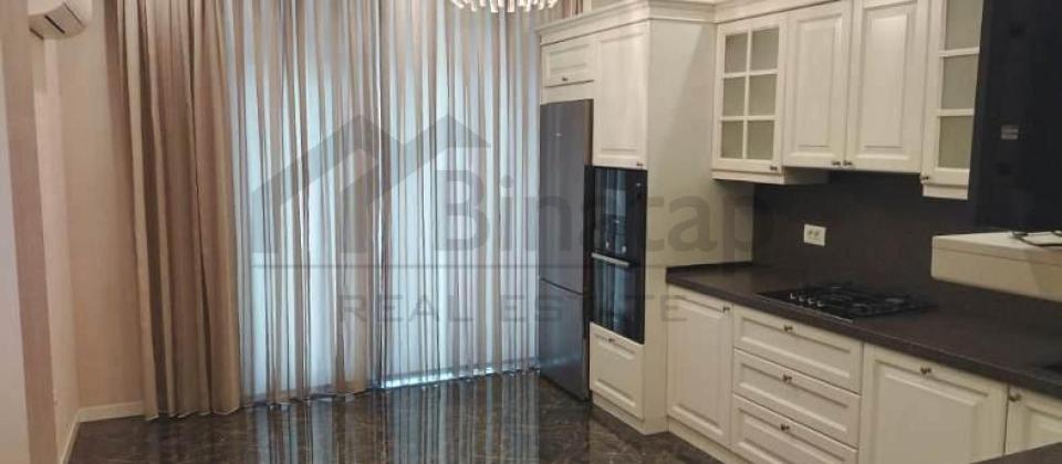 Yasamal parki ve Elmler Akademiyasi m/s yaxin 3 otaqli menzil satilir/137 kv.m. - 8