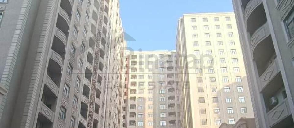 Koala ve Dede Qorqud parklarina yaxin 3 otaqli menzil satilir/100 kv.m.