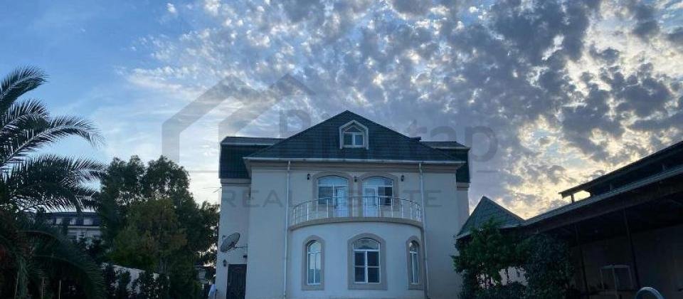 Merdekan qesebesi, Arzu restoranina yaxin 3 mertebeli bag evi satilir/400 kv.m. - 2