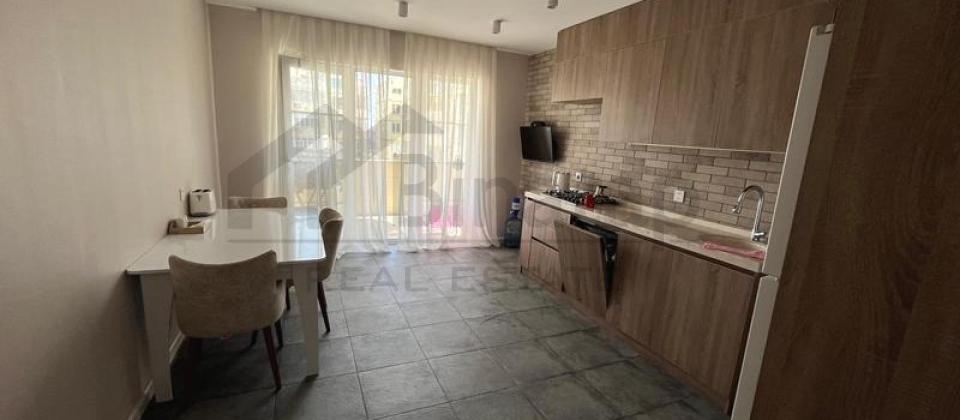 8 Noyabr m/s yaxin 3 otaqli menzil satilir/136 kv.m. - 8