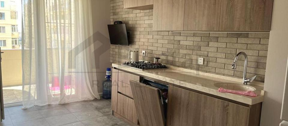 8 Noyabr m/s yaxin 3 otaqli menzil satilir/136 kv.m. - 9