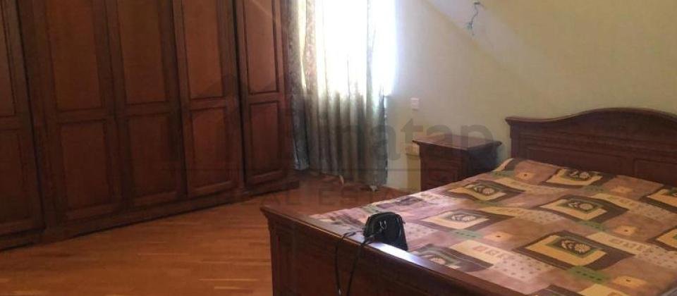 8ci mkrn, Qosha yanacaq doldurma menteqesinin yaninda 3 otaqli menzil satilir/135 kv.m. - 2