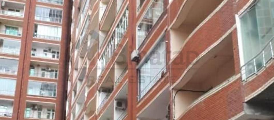 1№li Asan Xidmet ve Tibb Universitetinin yaninda 3 otaqli menzil satilir/163 kv.m.