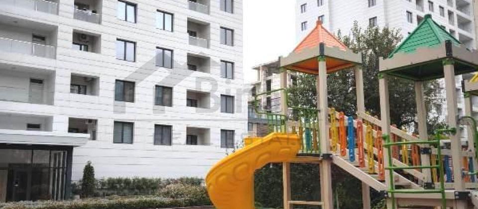 Bayil, Bayraq Meydani ve Crystal Hall'a yaxin 2 otaqli menzil satilir/74 kv.m.